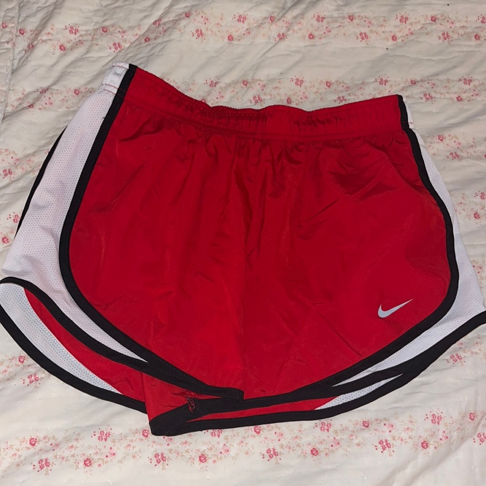 Women’s Nike Dri-Fit shorts red small